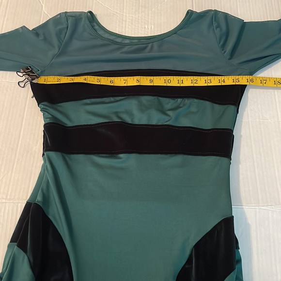 ♻️ New Yilinfeier Green Velvet Long Sleeve Sheer Maxi Formal Dress size Large - Picture 8 of 9